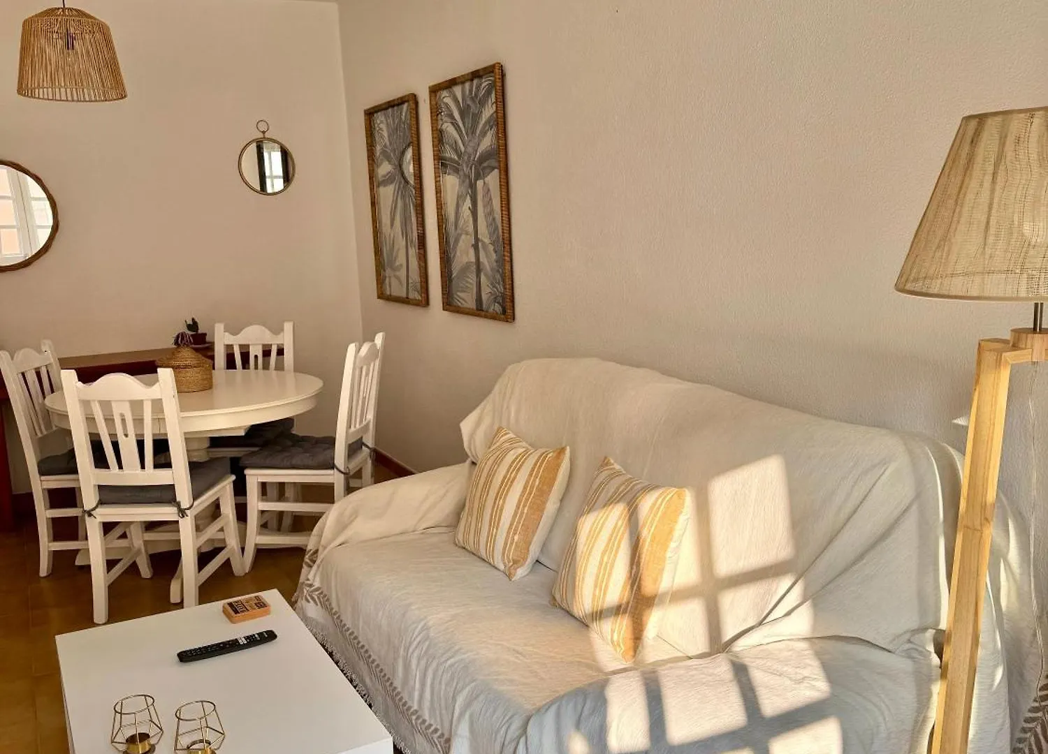 Sukha Apartment Tarifa 0*,  Spain